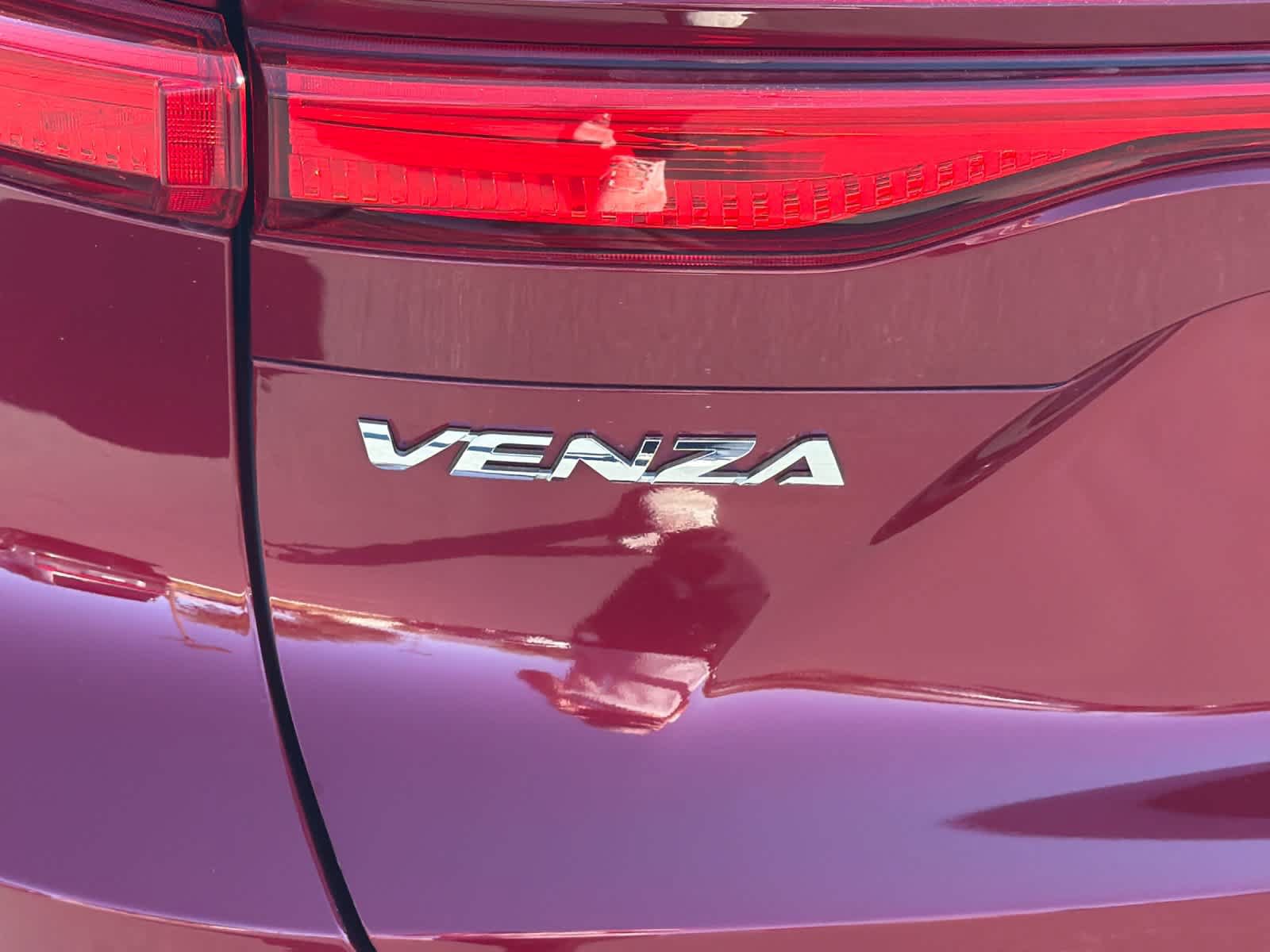 Used 2024 Toyota Venza XLE AWD/4WD image 31