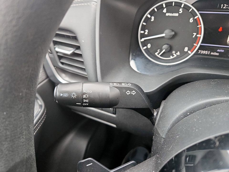 Used 2023 Nissan Rogue SV image 19