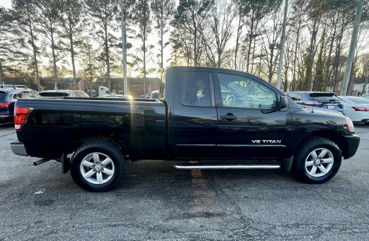 Used 2011 Nissan Titan SV w/ SV Value Truck Pkg AWD/4WD image 7