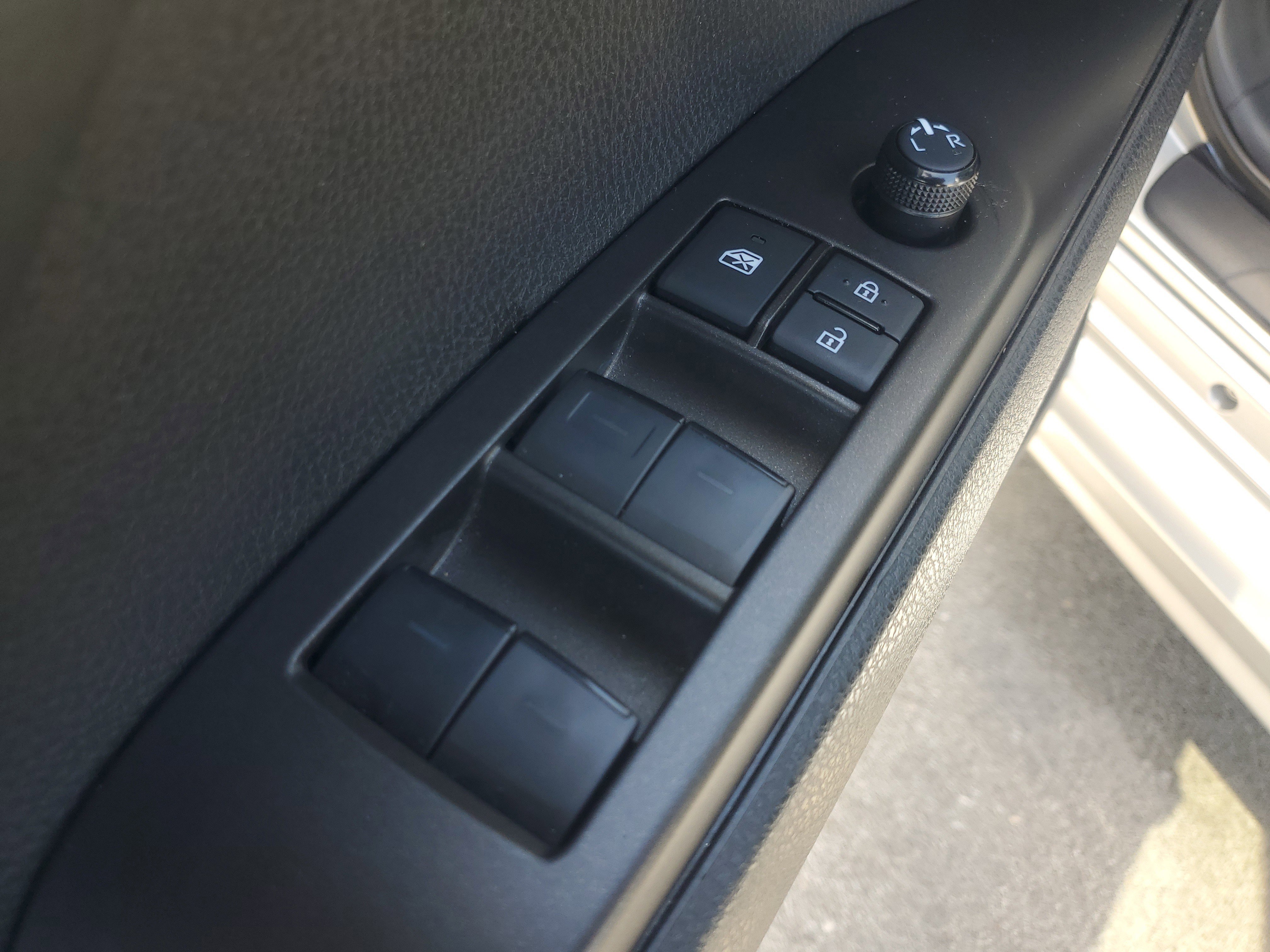 Used 2024 Toyota Camry SE w/ Convenience Package FWD image 19