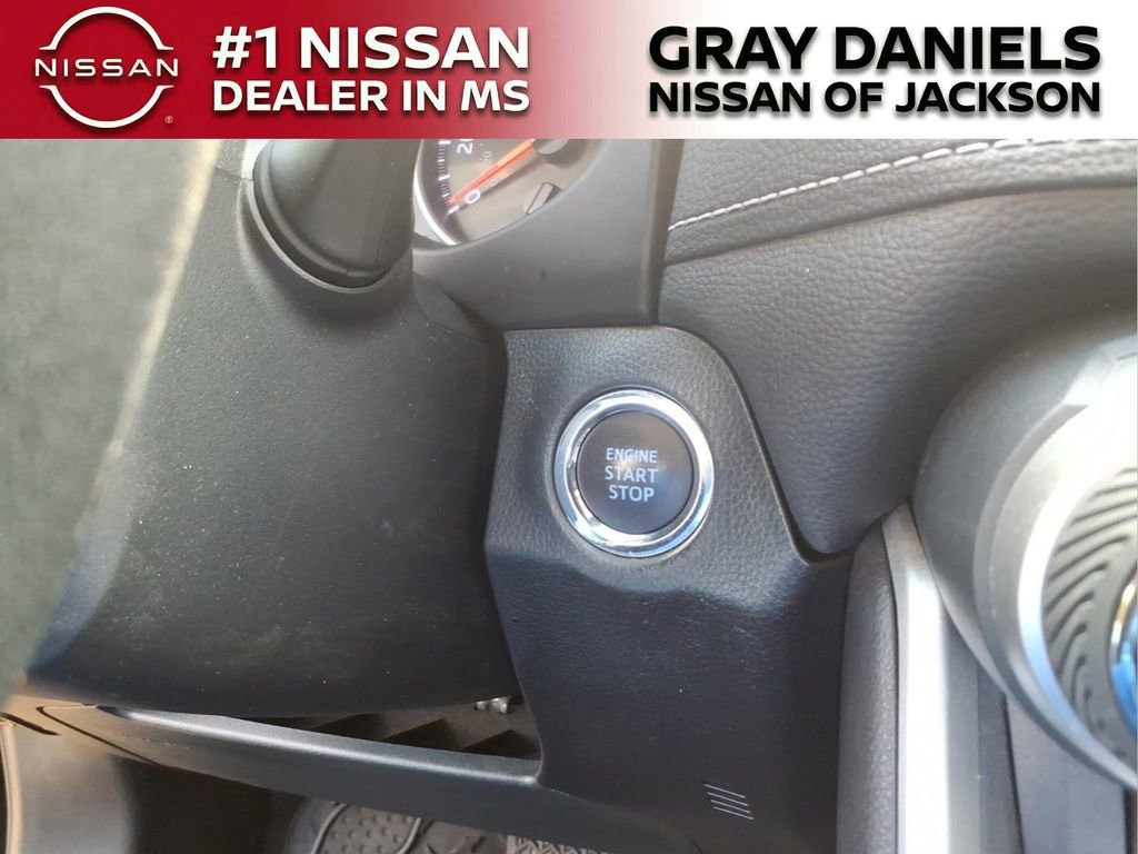 Used 2021 Toyota RAV4 XLE Premium AWD/4WD image 16