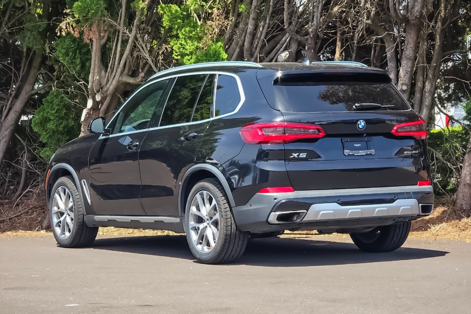 Used 2019 BMW X5 xDrive40i w/ Convenience Package AWD/4WD image 5
