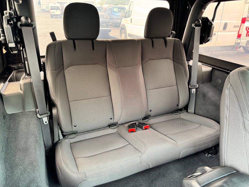Used 2022 Jeep Wrangler Sport AWD/4WD image 14