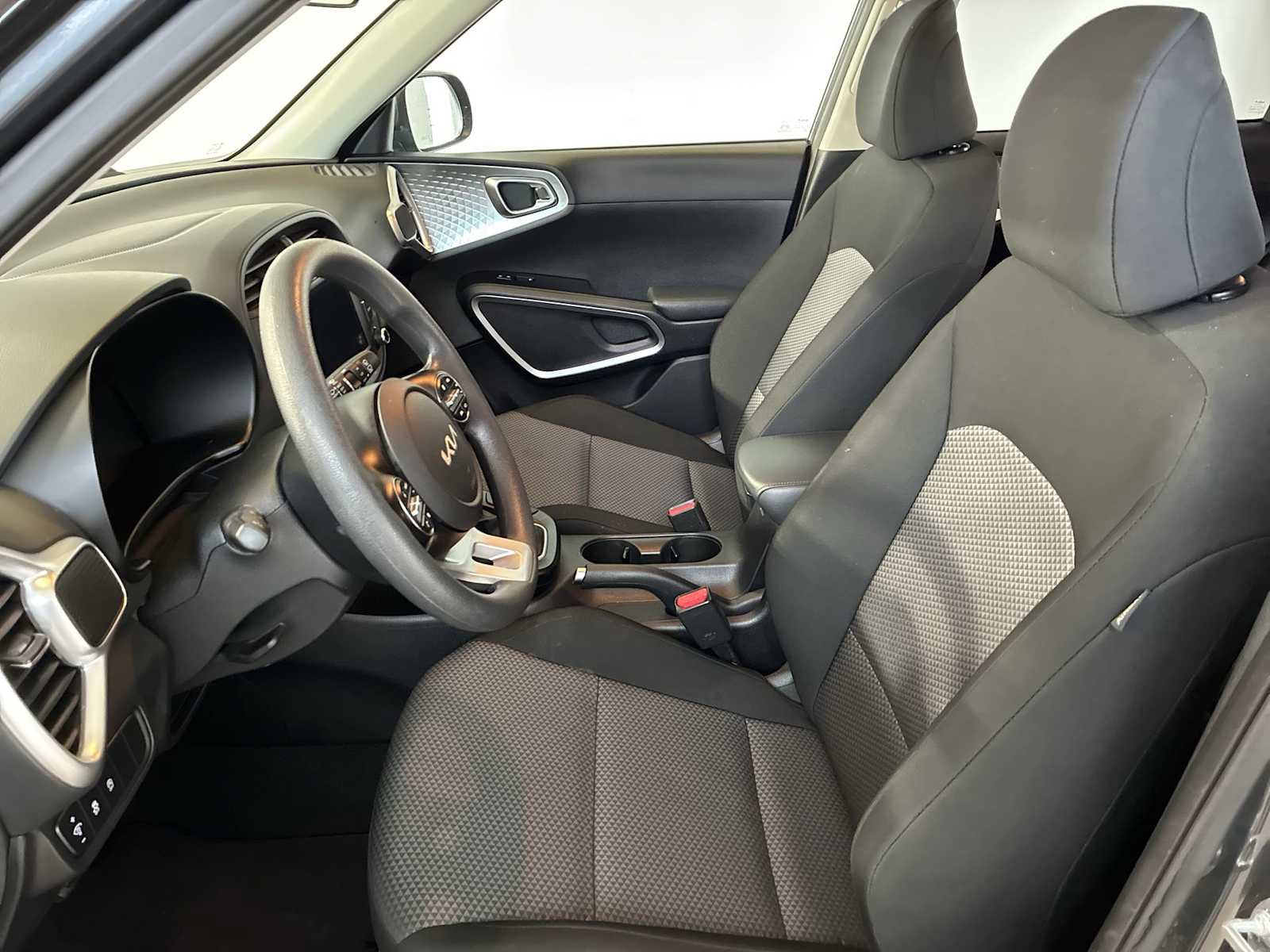 Used 2024 Kia Soul LX w/ Option Group 015 image 13