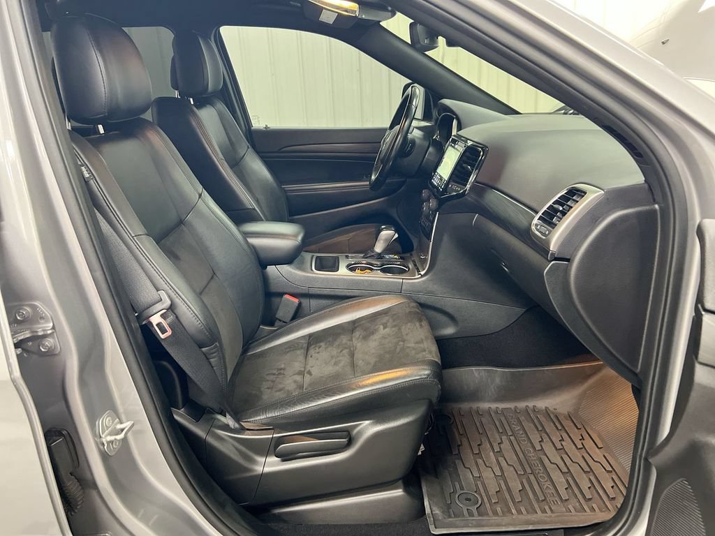 Used 2020 Jeep Grand Cherokee Altitude AWD/4WD image 22