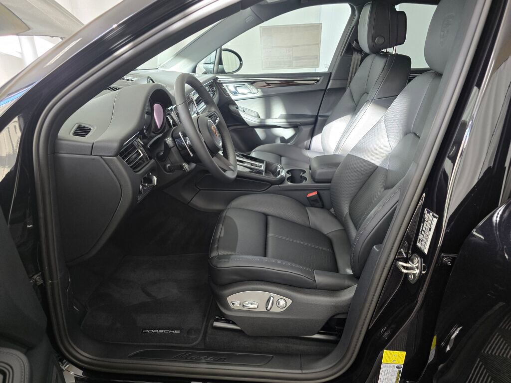 New 2026 Porsche Macan image 14