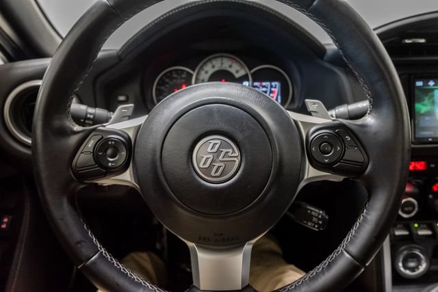 Used 2018 Toyota 86 RWD image 11