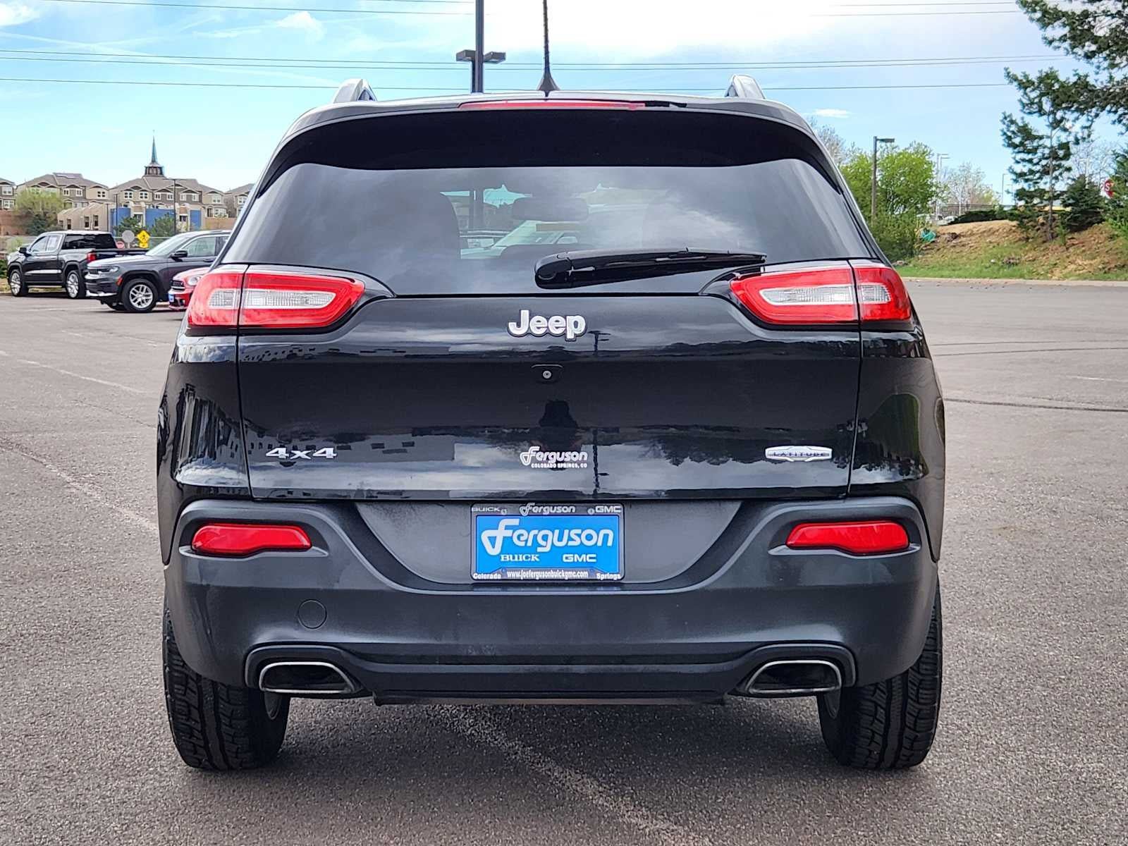 Used 2018 Jeep Cherokee Latitude Plus w/ Cold Weather Group AWD/4WD image 12
