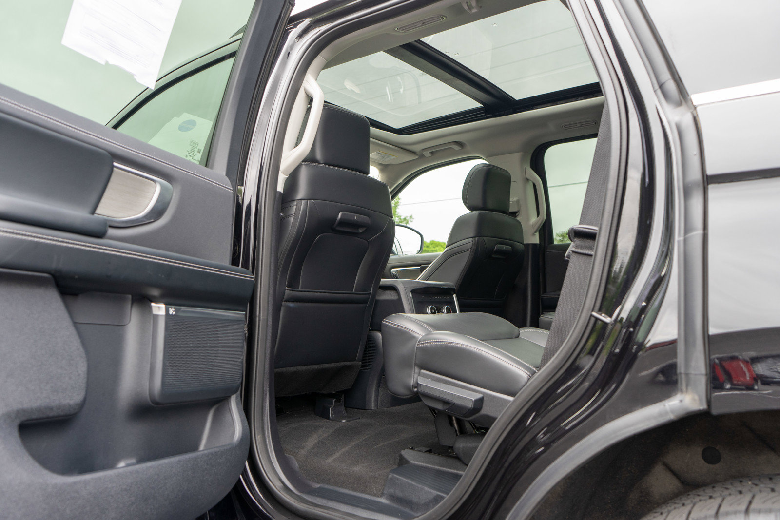 Used 2025 Ford Expedition Platinum AWD/4WD image 33