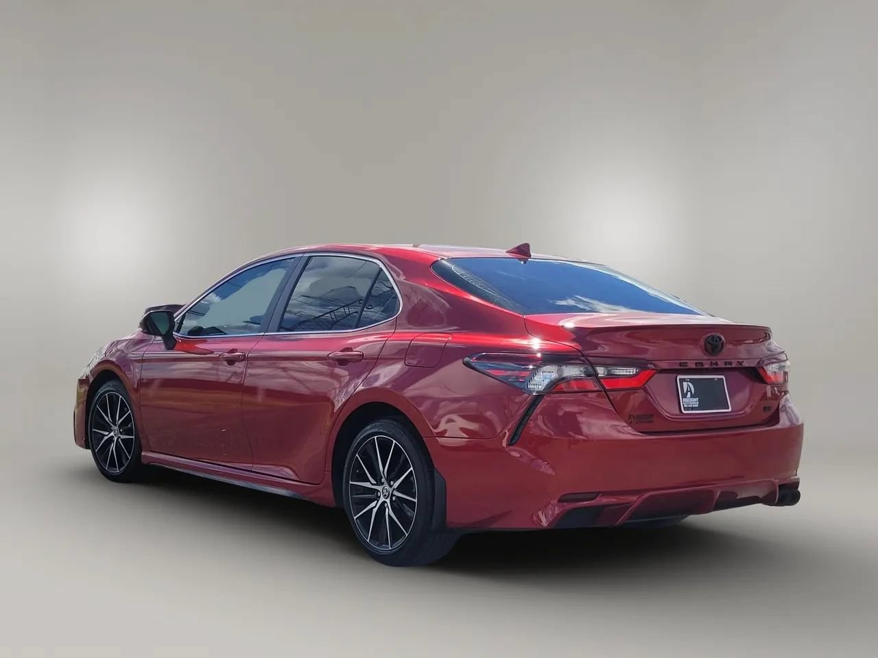 Used 2024 Toyota Camry SE w/ Convenience Package FWD image 14
