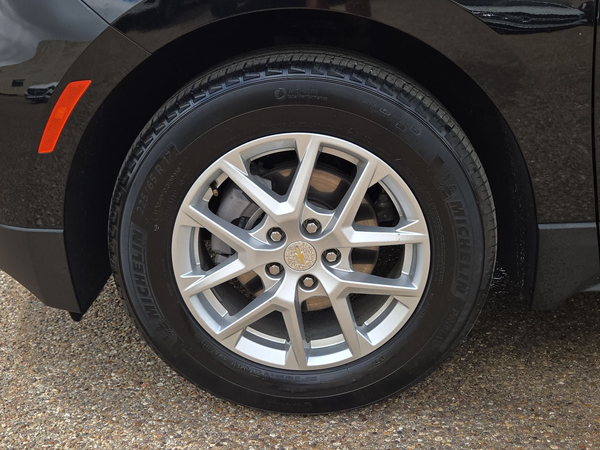 Used 2024 Chevrolet Equinox LT FWD image 11