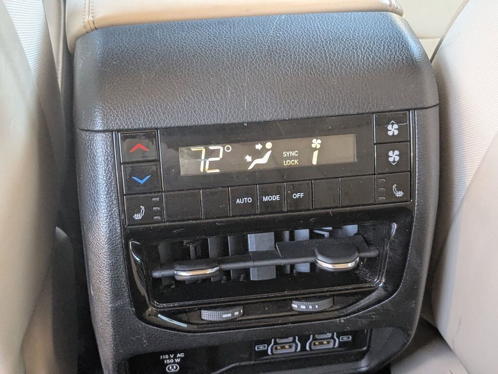 Used 2022 Jeep Grand Cherokee L Limited image 27