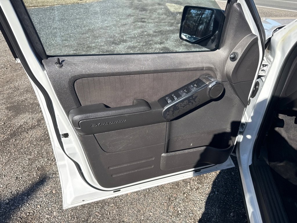 Used 2010 Ford Explorer XLT AWD/4WD image 23
