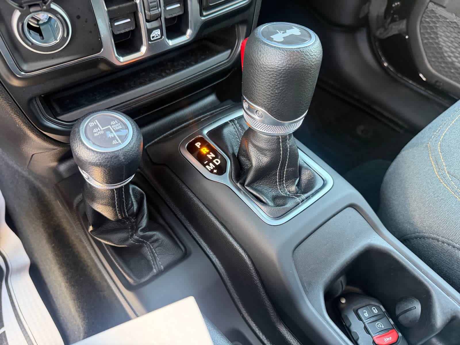 Used 2024 Jeep Wrangler Unlimited Sahara w/ Safety Group AWD/4WD image 30