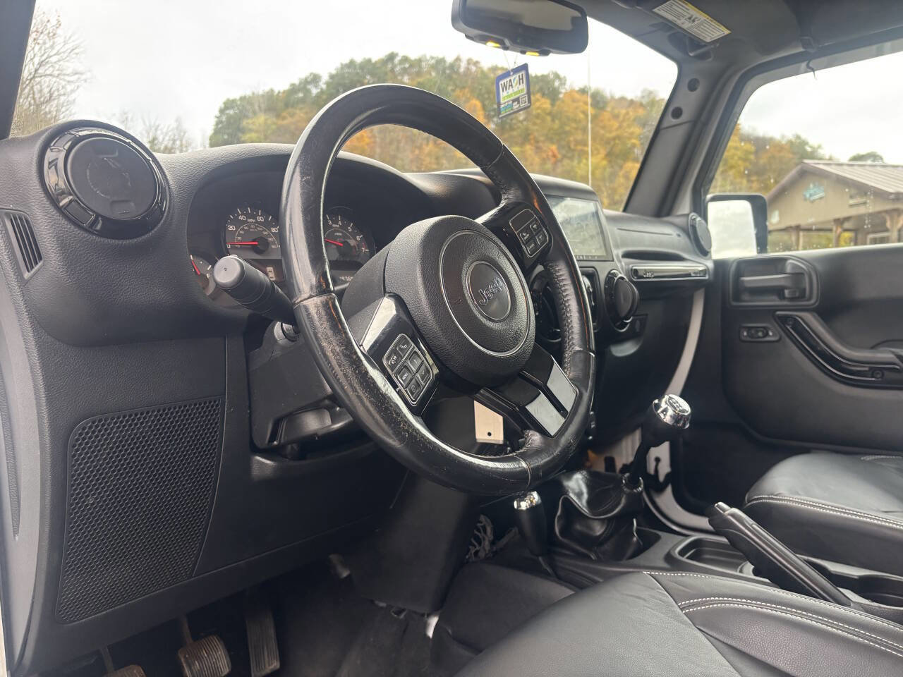 Used 2016 Jeep Wrangler Unlimited Sahara AWD/4WD image 16