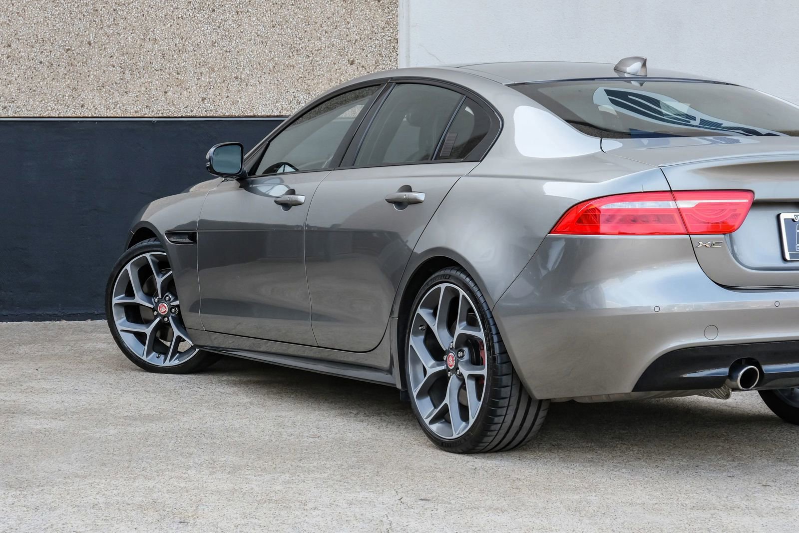 Used 2019 Jaguar XE S image 14