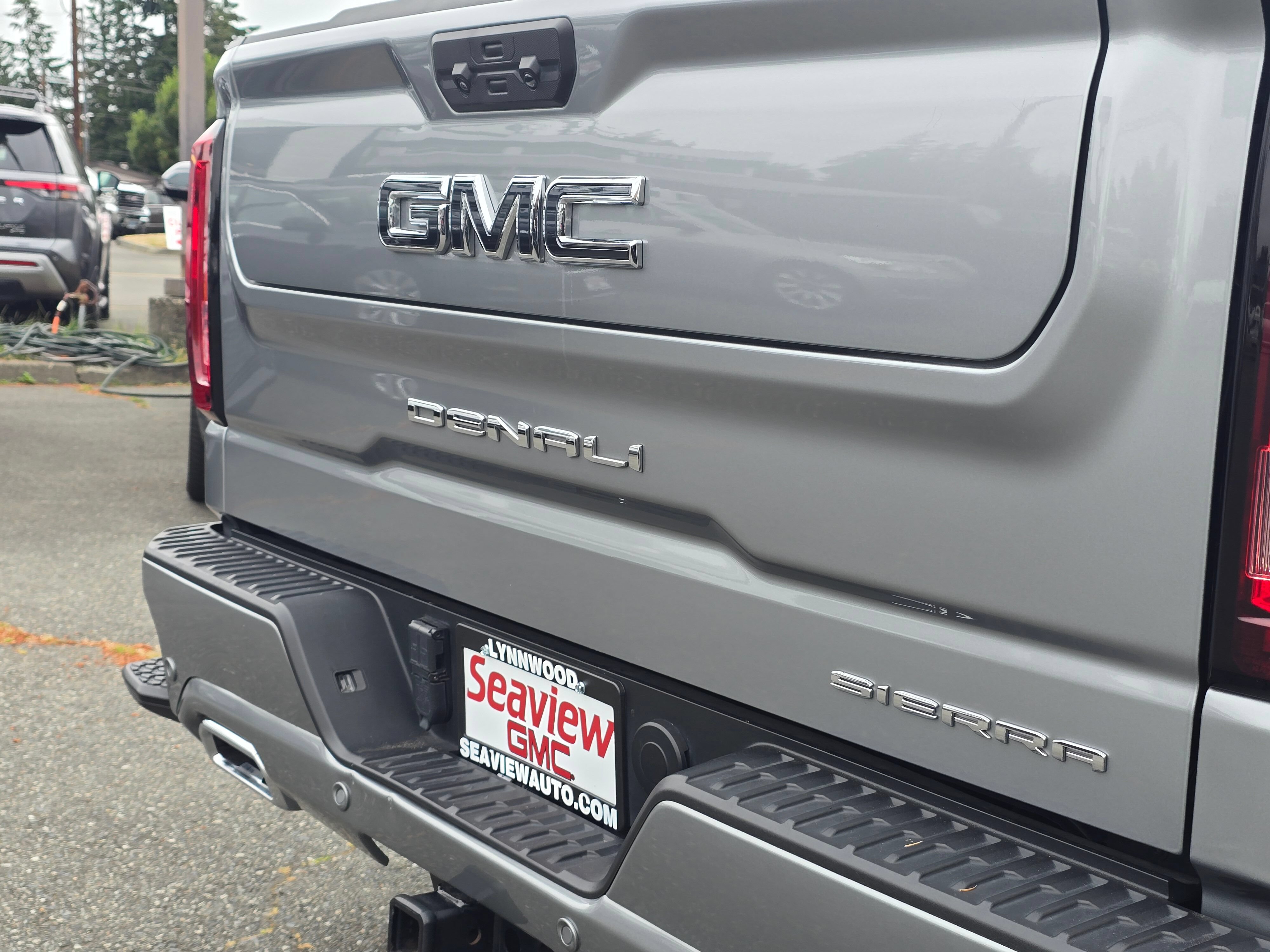 Used 2024 GMC Sierra 1500 Denali Ultimate AWD/4WD image 13