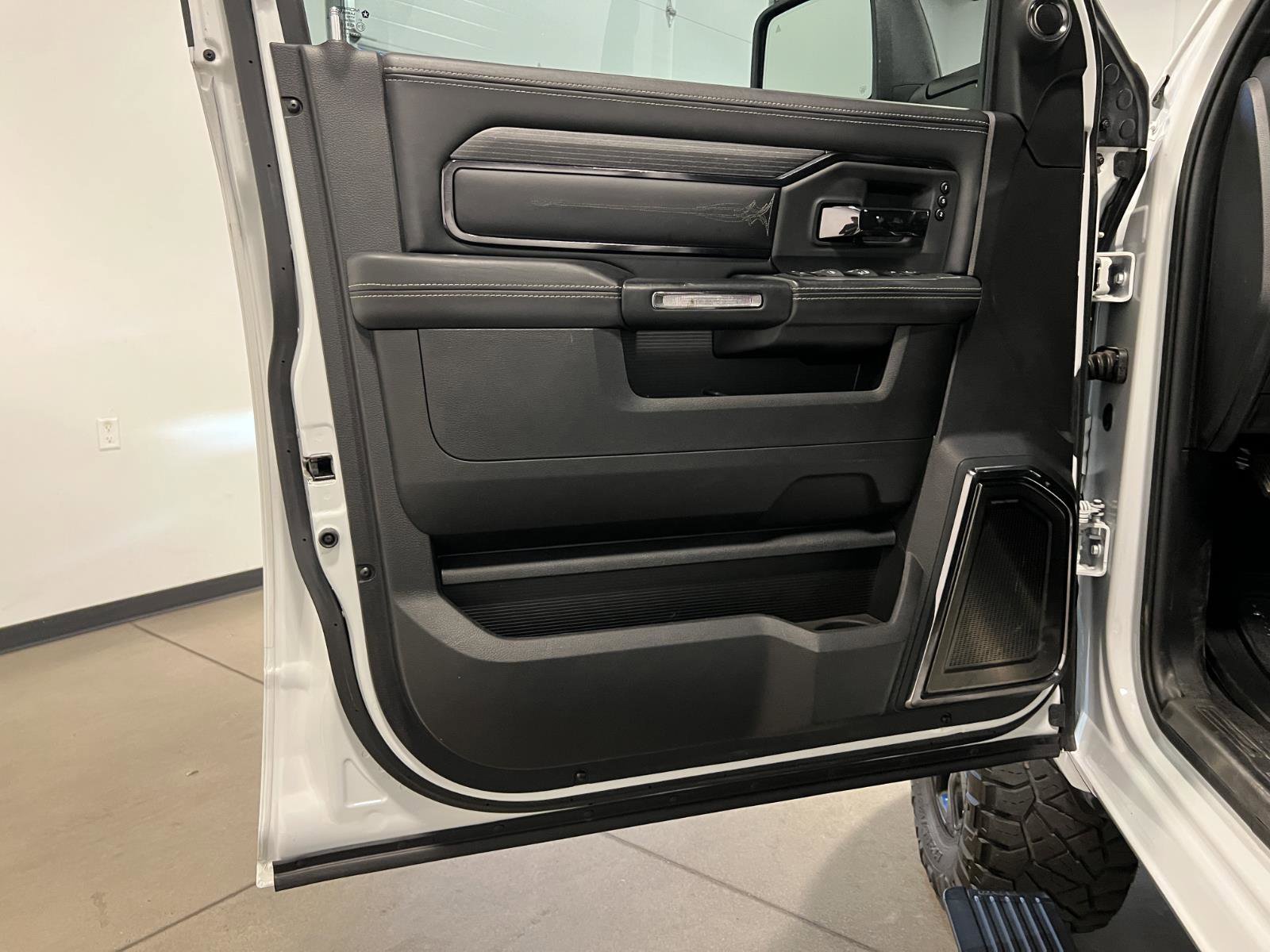 Used 2023 RAM 2500 Limited image 26