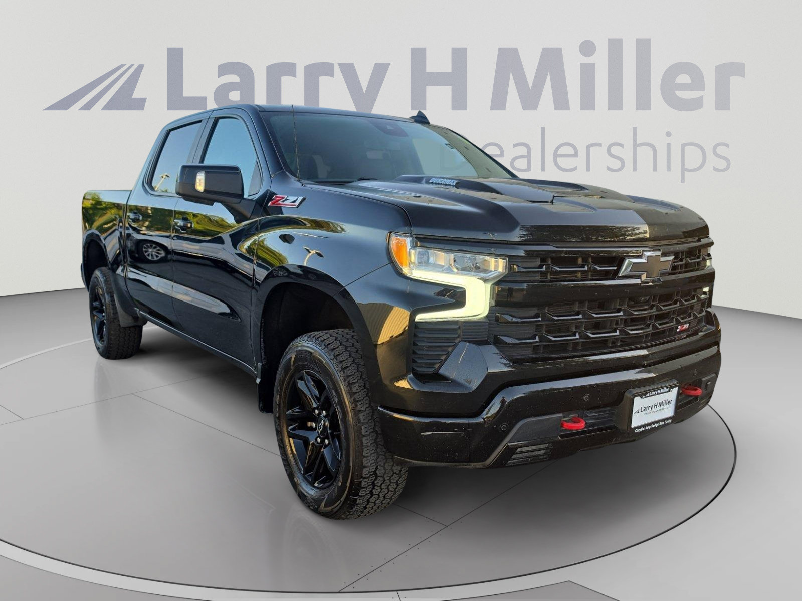 Used 2024 Chevrolet Silverado 1500 LT Trail Boss w/ LT Trail Boss Premium Package AWD/4WD image 7