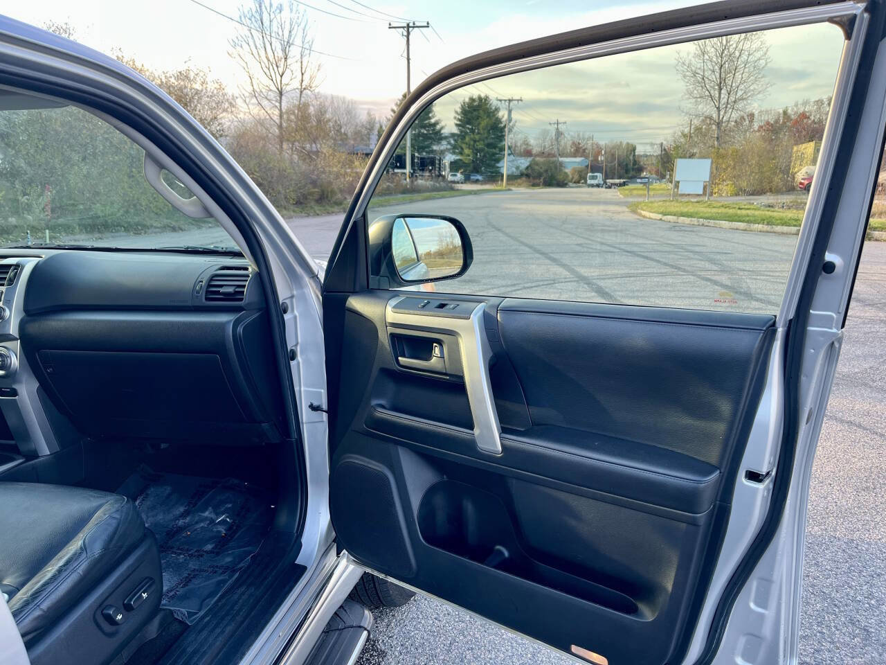 Used 2011 Toyota 4Runner Limited image 15