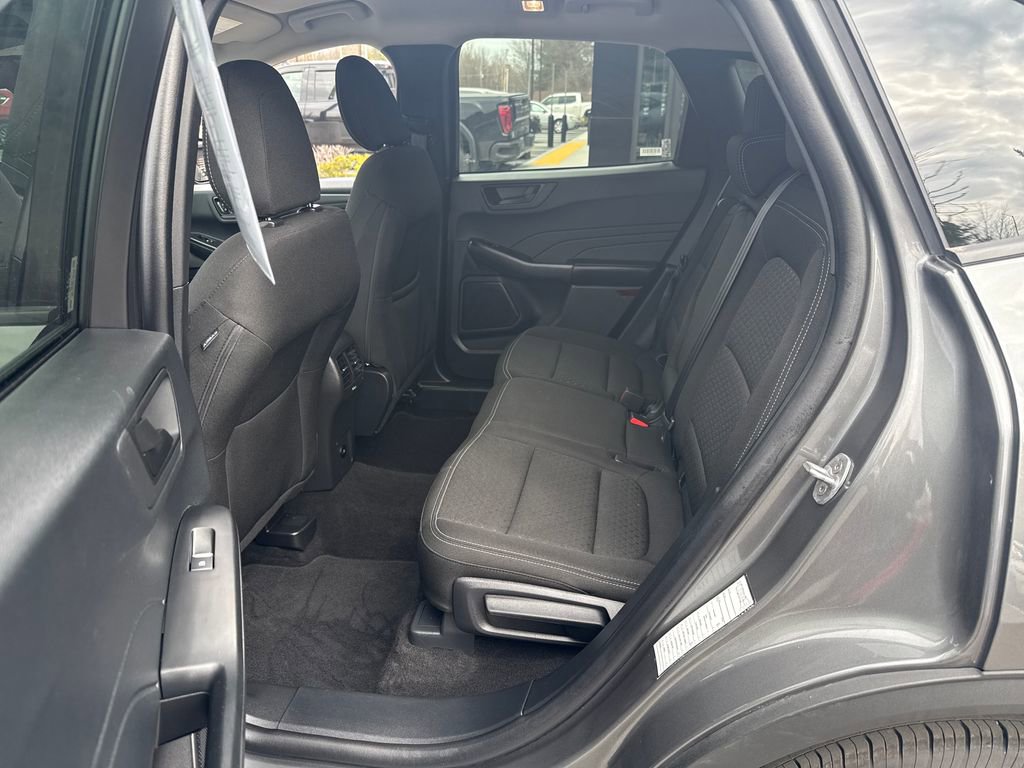 Used 2025 Ford Escape Active AWD/4WD image 30