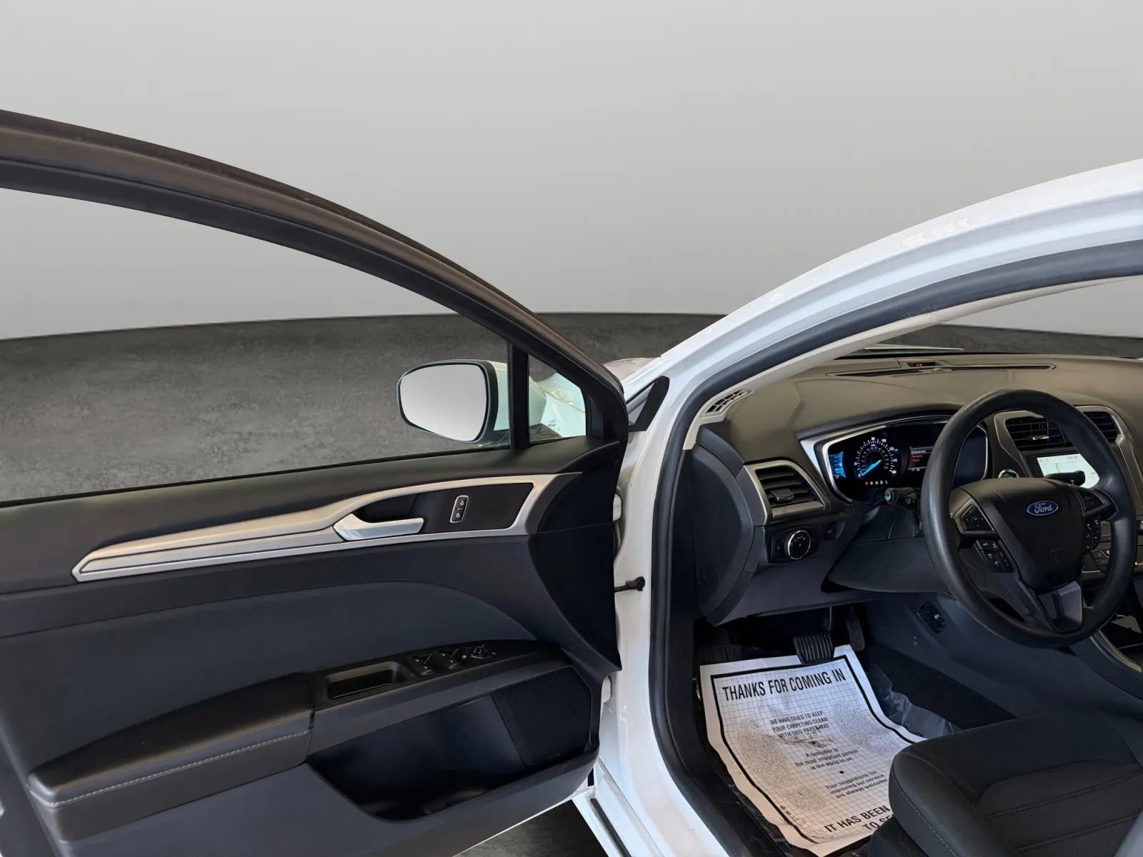 Used 2020 Ford Fusion SE FWD image 11