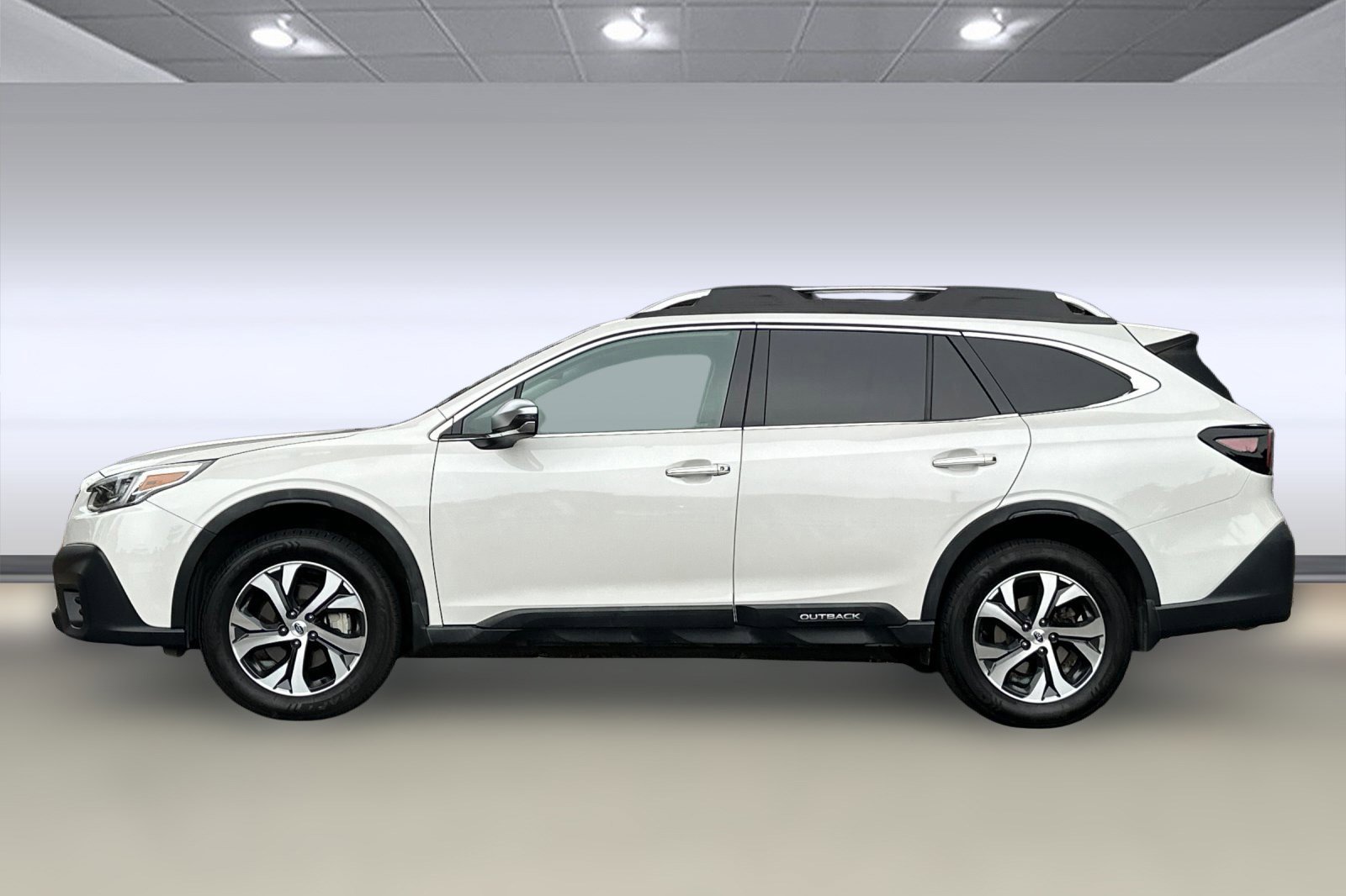 Used 2020 Subaru Outback Touring w/ Popular Package #2 image 2
