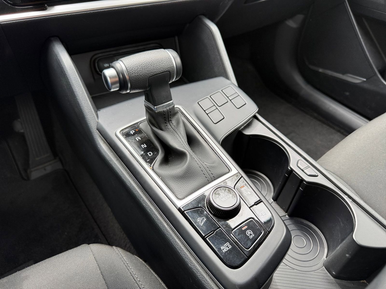 Used 2025 Kia Sportage LX image 41