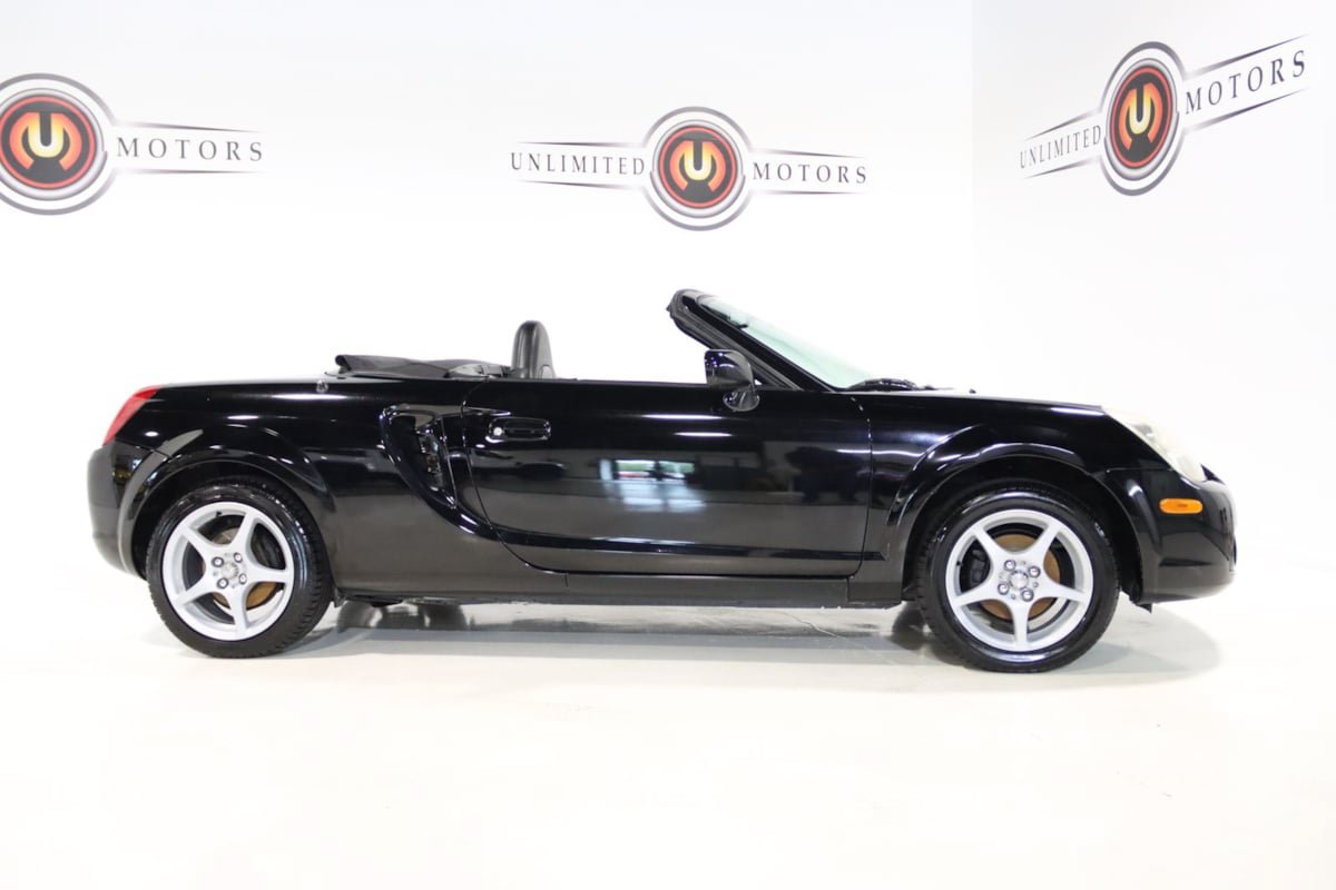Used 2004 Toyota MR2 RWD image 5