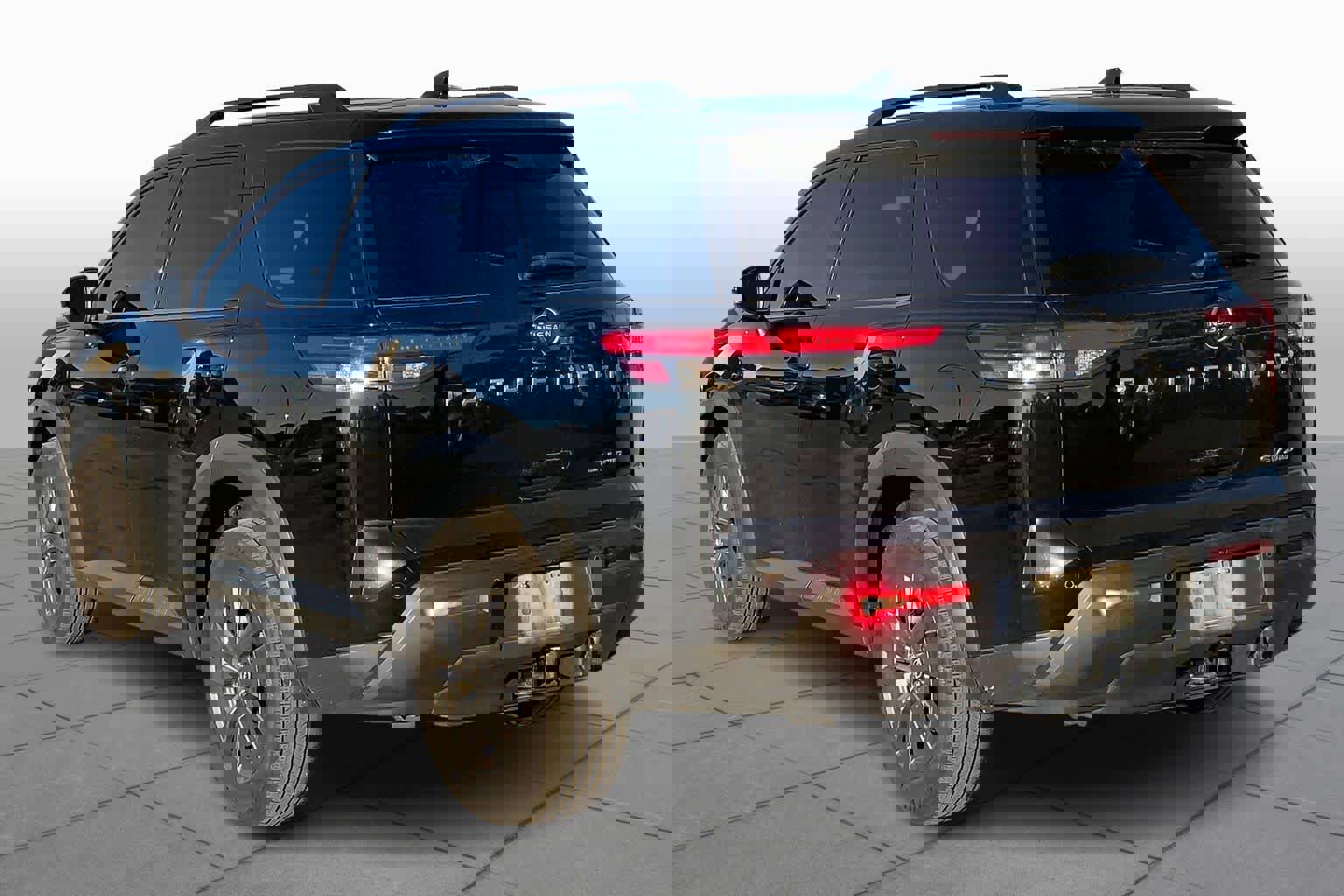 Used 2022 Nissan Pathfinder SV w/ SV Premium Package image 11