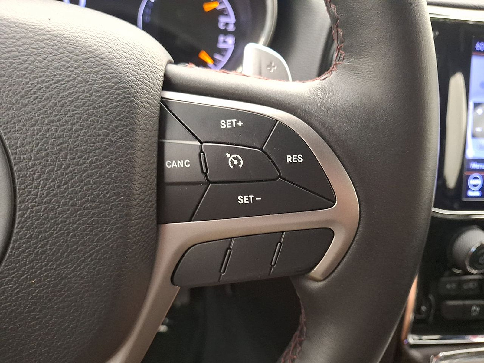 Used 2019 Jeep Grand Cherokee Trailhawk AWD/4WD image 18
