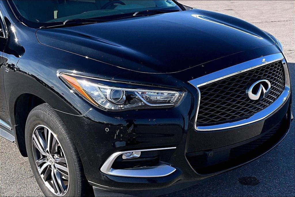 Used 2016 INFINITI QX60 Base w/ Premium Plus Package image 29