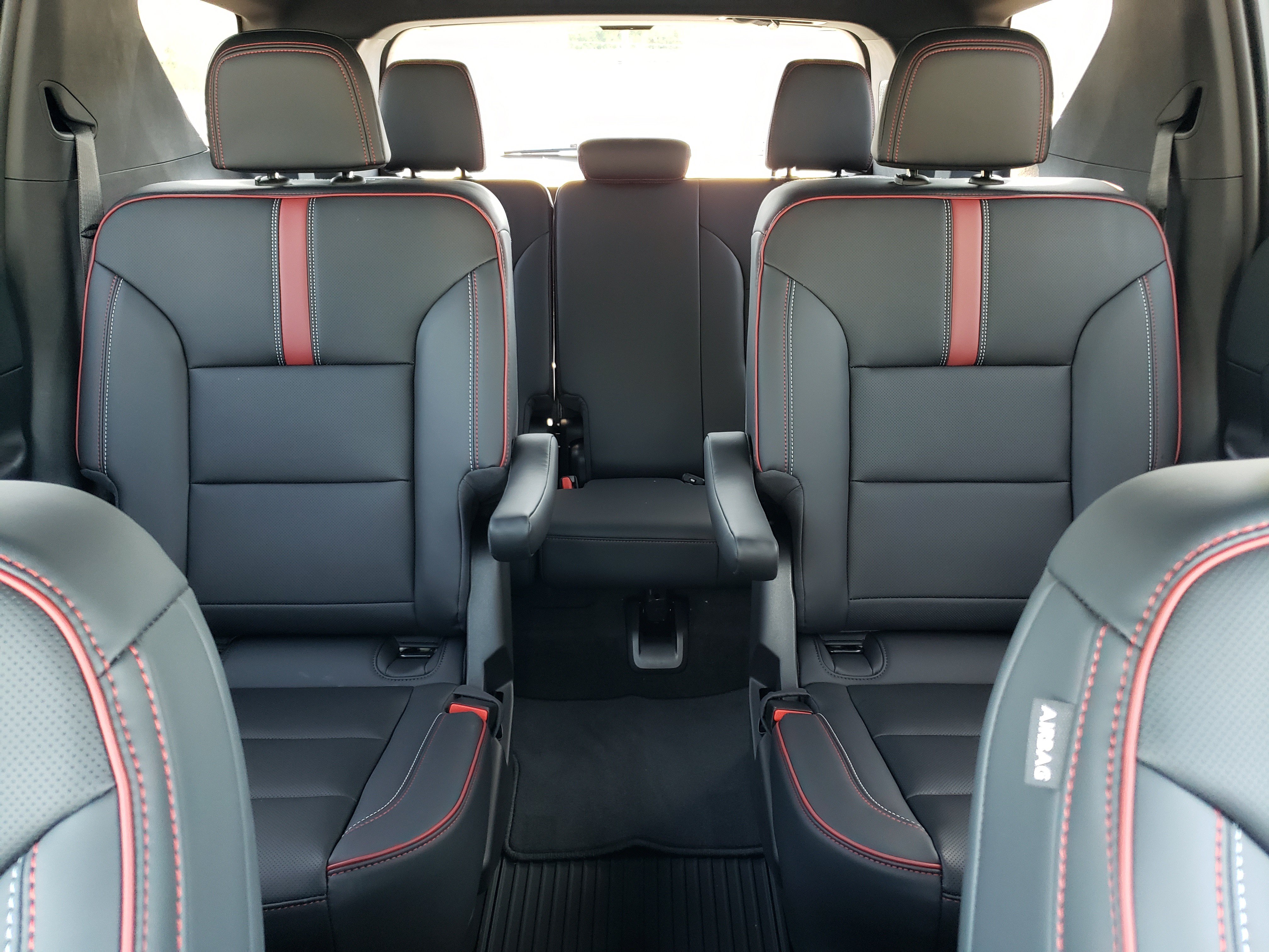 New 2027 Chevrolet Traverse RS w/ LPO, Floor Liner Package FWD image 32