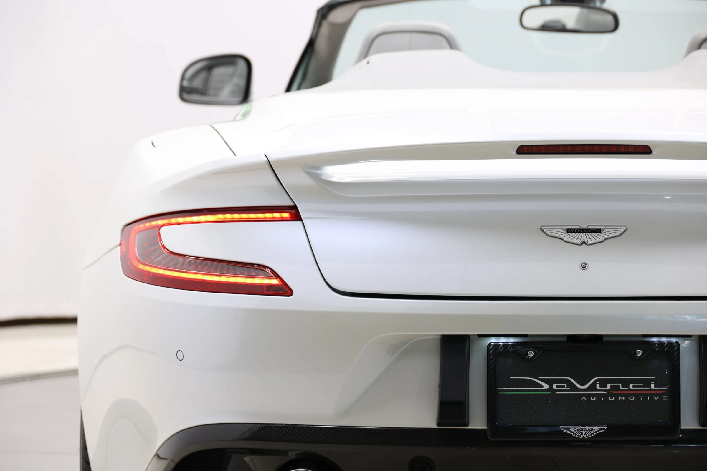 Used 2014 Aston Martin Vanquish Volante RWD image 59