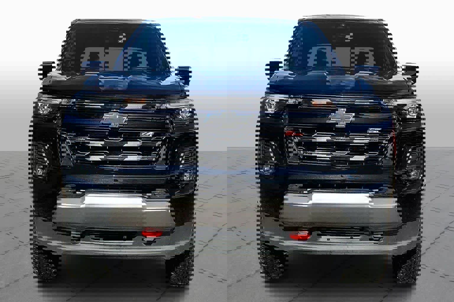 Certified 2024 Chevrolet Colorado Z71 w/ LPO, Dark Essentials Package image 3