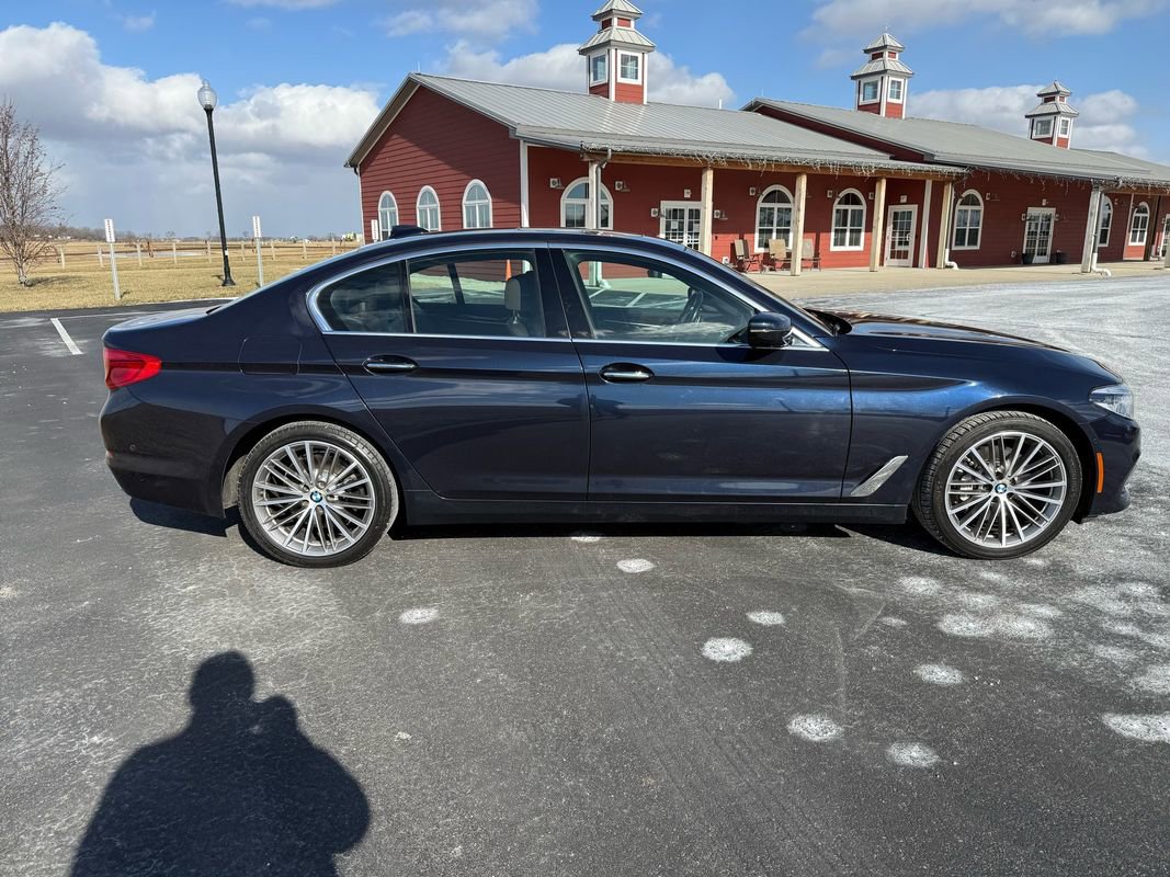 Used 2017 BMW 540i xDrive image 4