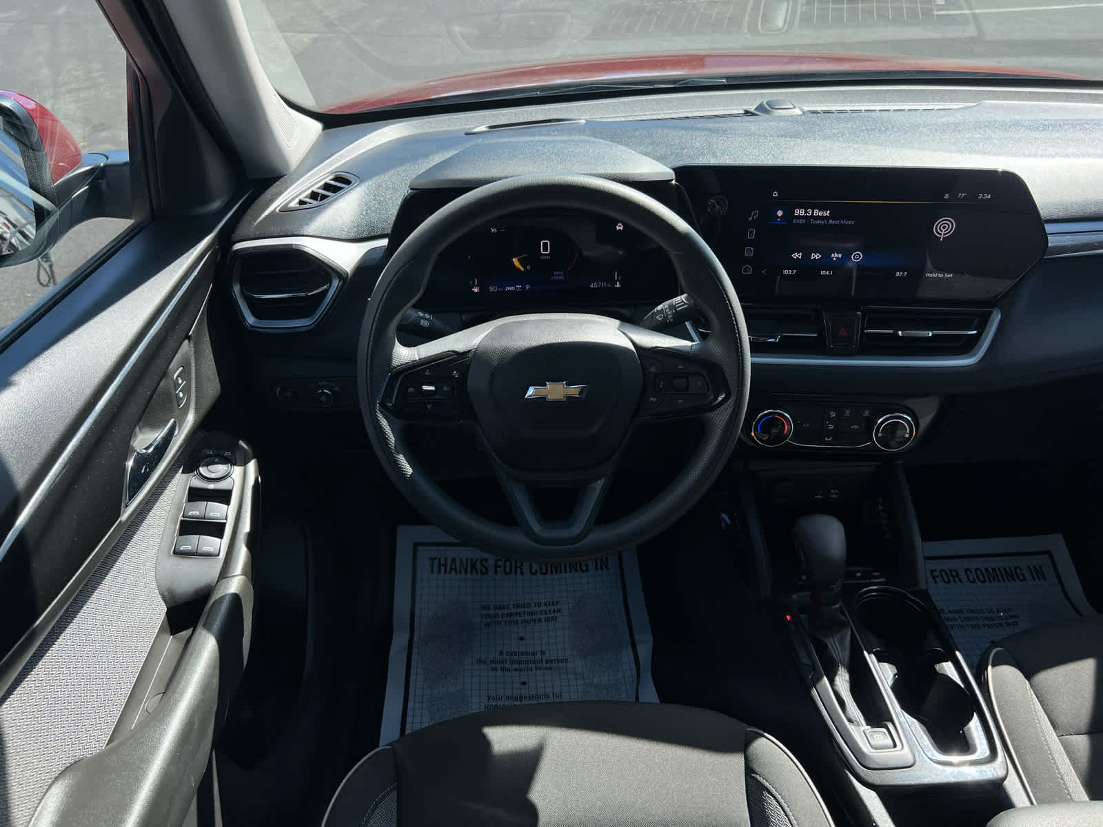 Used 2025 Chevrolet TrailBlazer LT AWD/4WD image 2