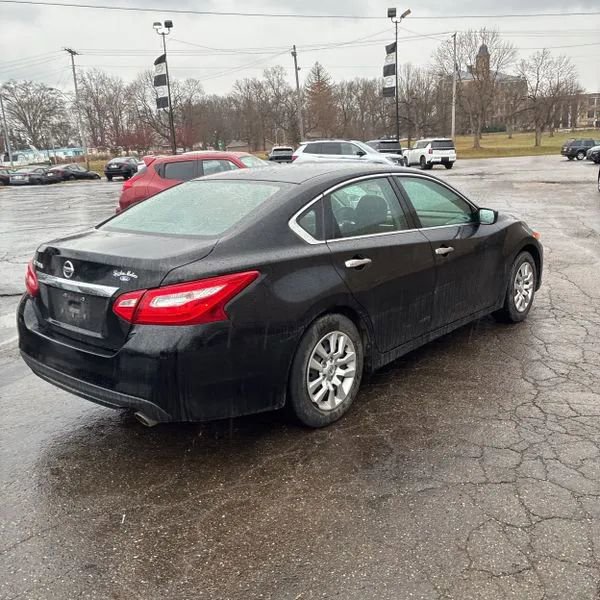 Used 2016 Nissan Altima 2.5 S w/ Power Driver Seat Package image 2