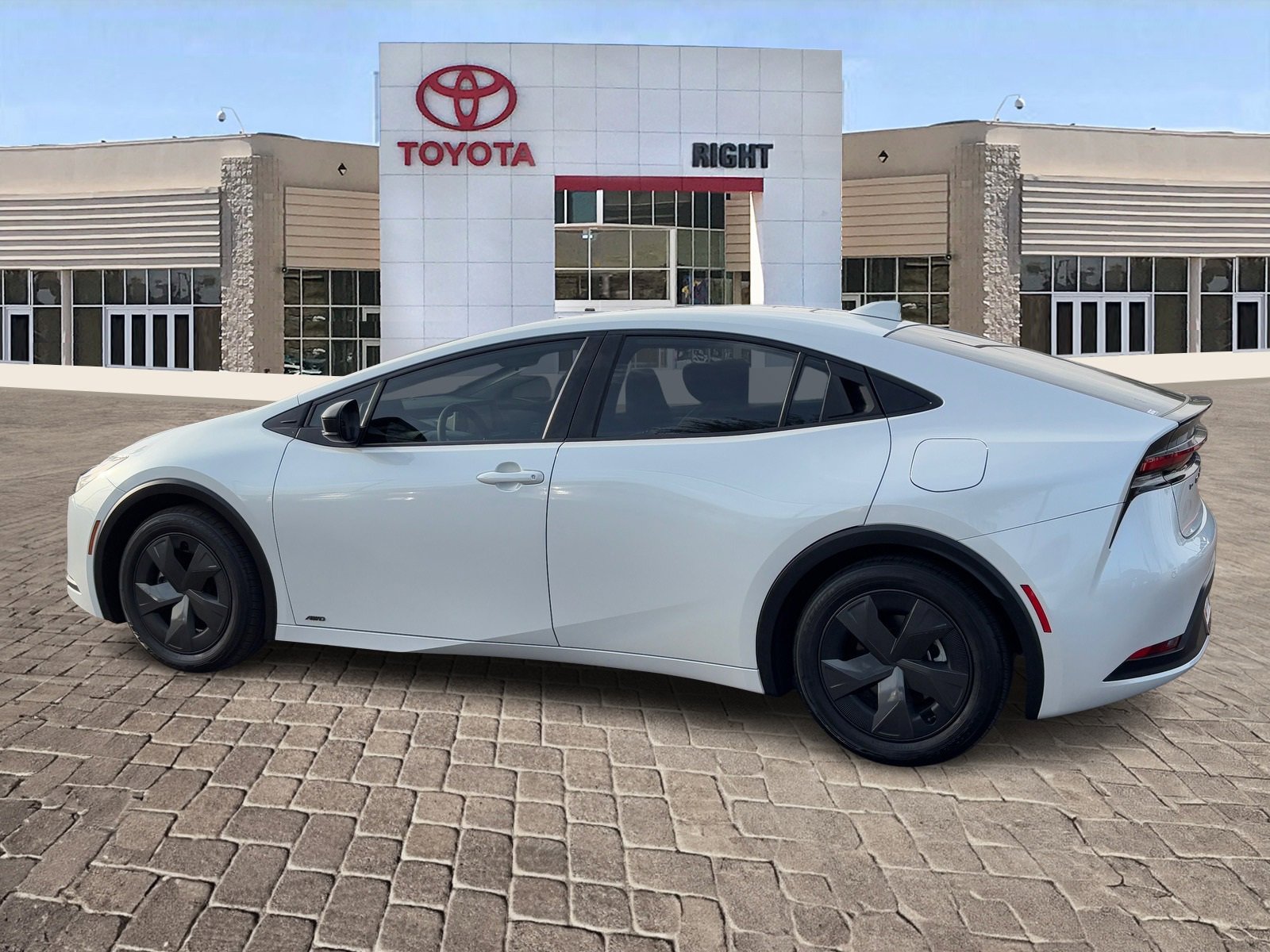 Used 2024 Toyota Prius LE image 5