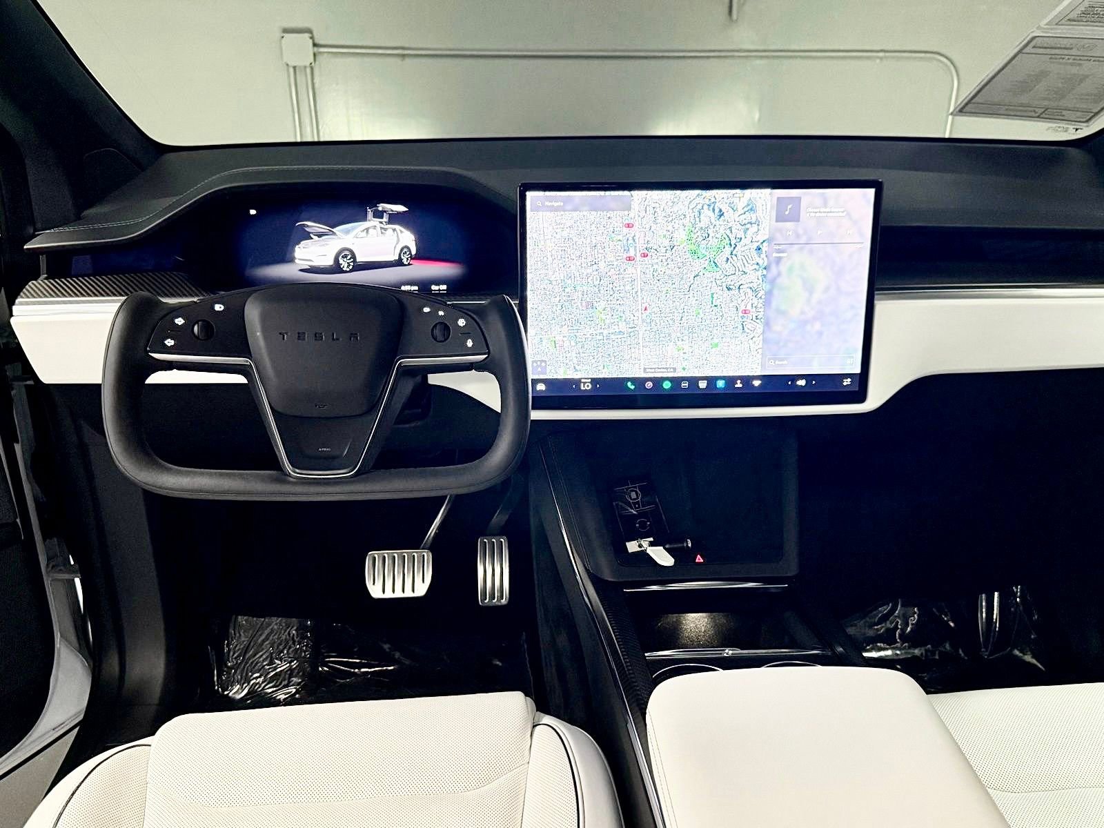 Used 2022 Tesla Model X Plaid image 34