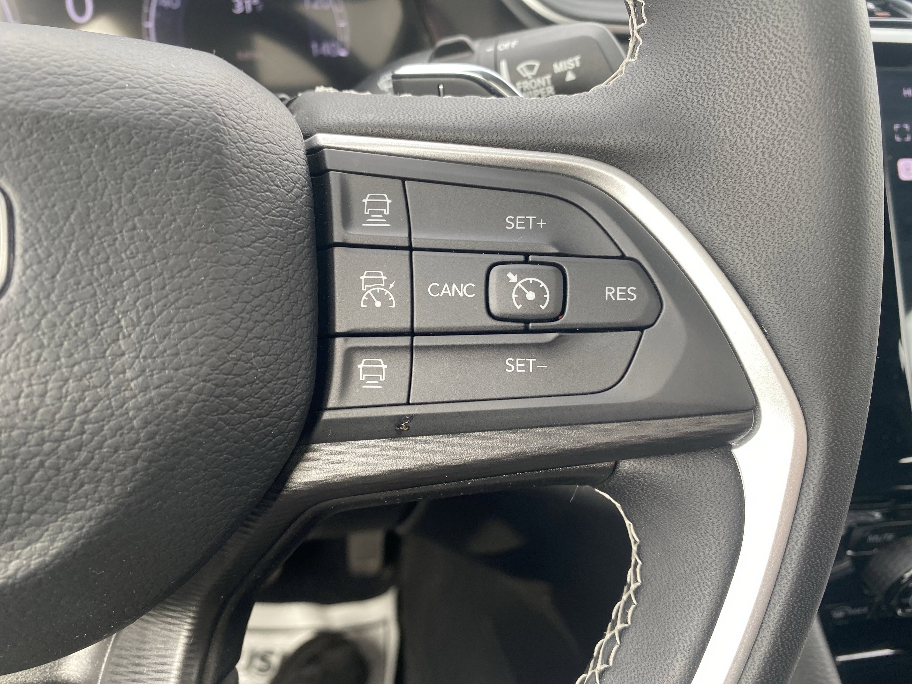 Used 2024 Jeep Grand Cherokee L Laredo image 19