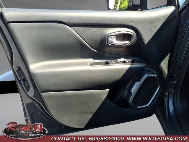 Used 2023 Jeep Renegade Latitude AWD/4WD image 24