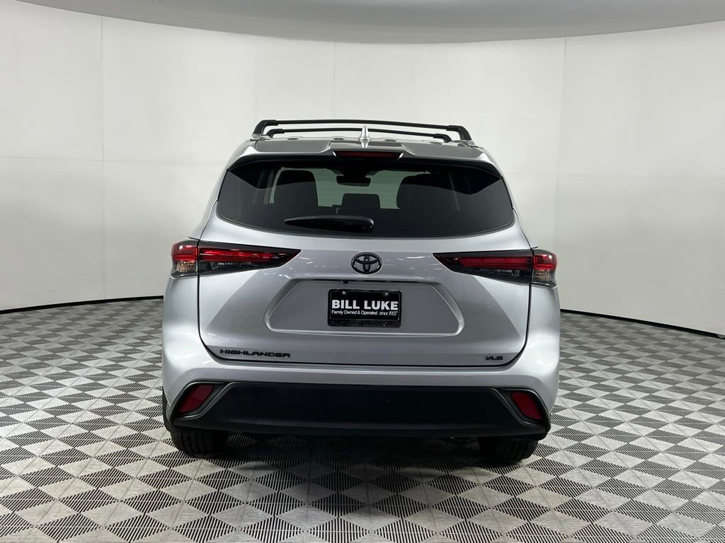 Used 2024 Toyota Highlander XLE image 7