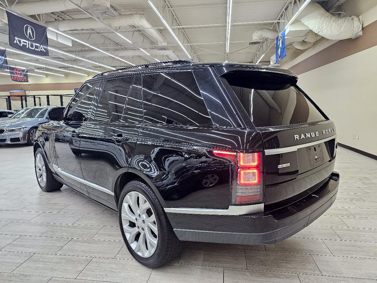 Used 2014 Land Rover Range Rover Supercharged AWD/4WD image 8