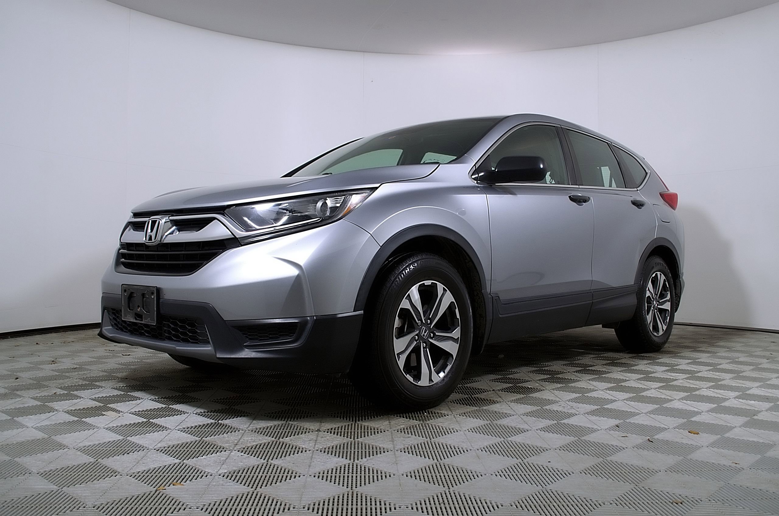 Used 2018 Honda CR-V LX image 2