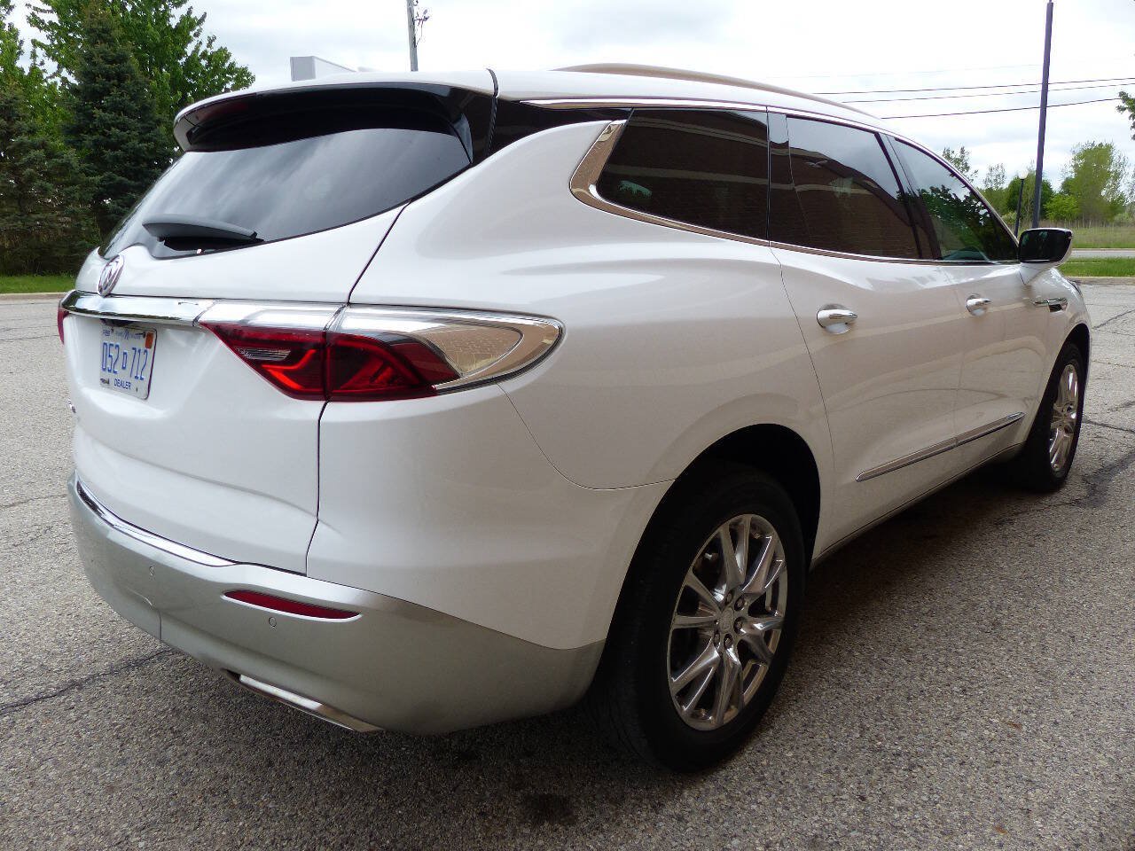 Used 2022 Buick Enclave Premium w/ Surround and Sites Package FWD image 13
