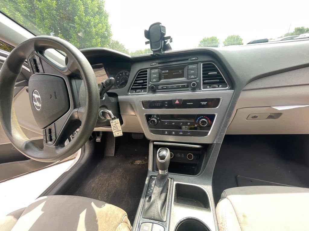 Used 2017 Hyundai Sonata SE FWD image 11