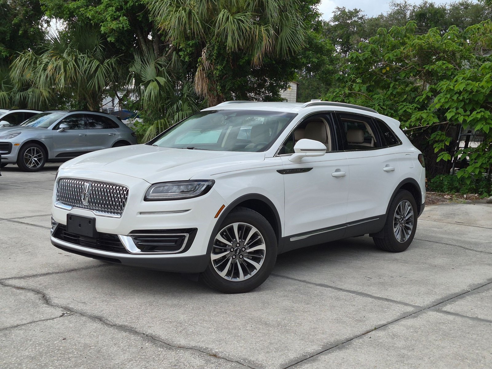 Used 2020 Lincoln Nautilus FWD w/ Equipment Group 101A image 1
