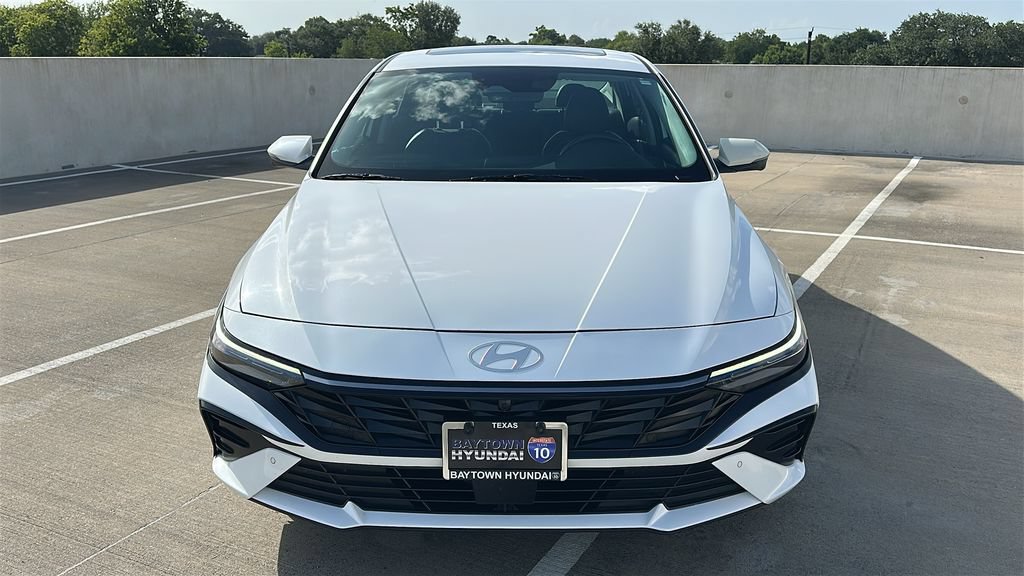 Used 2024 Hyundai Elantra Limited FWD image 9