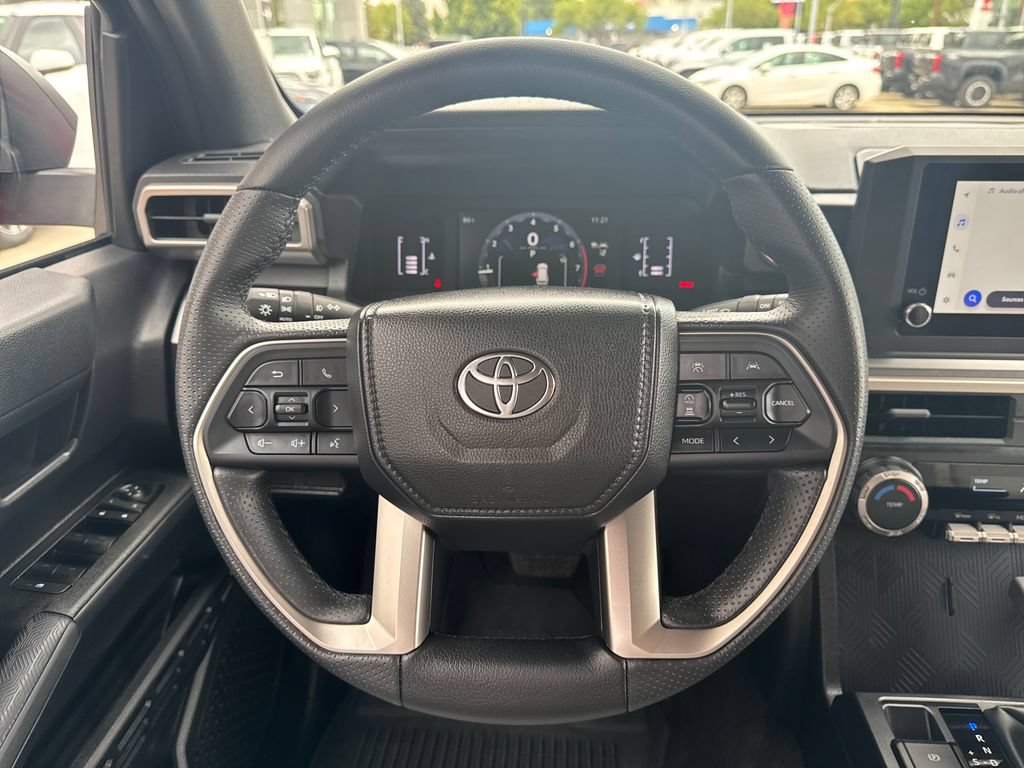 Certified 2025 Toyota 4Runner SR5 AWD/4WD image 15